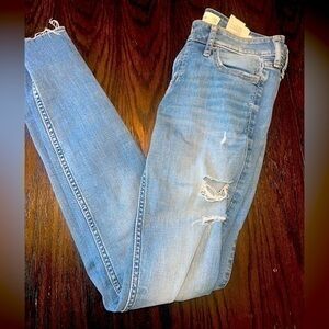 Hollister Low Rise Super Skinny Jeans Size 1